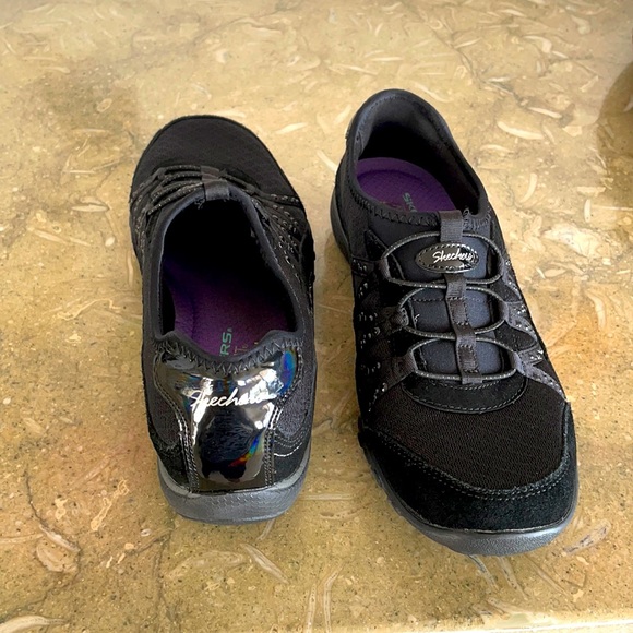 SKECHERS BLACK RELAXED FIT SNEAKERS - Picture 1 of 6